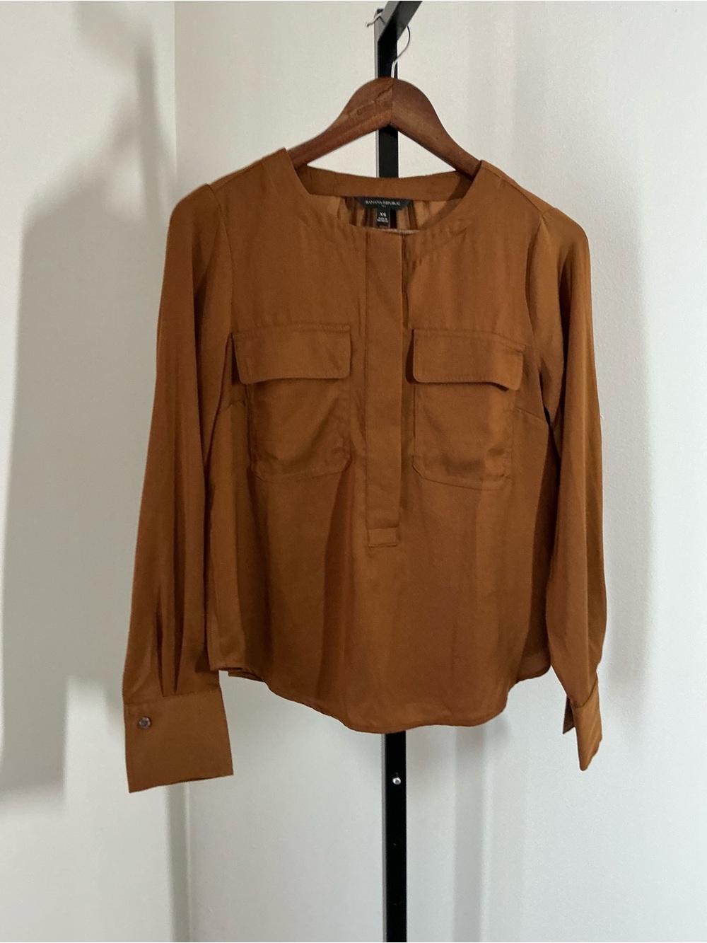 Banana Republic | Long-Sleeve Chest Pocket Blouse